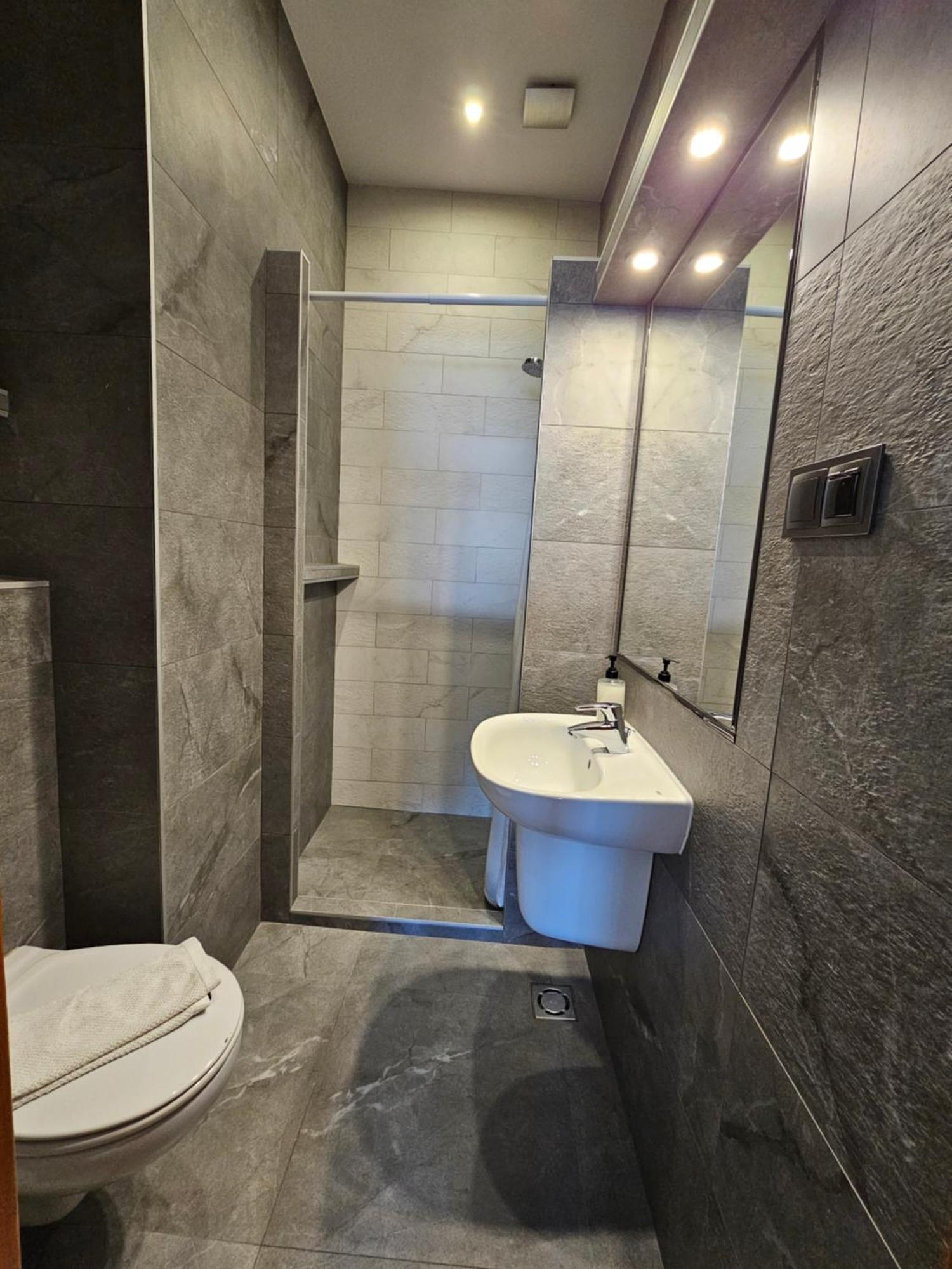 Pokoje I Apartamenty Krupowki 36 Zakopane Ngoại thất bức ảnh