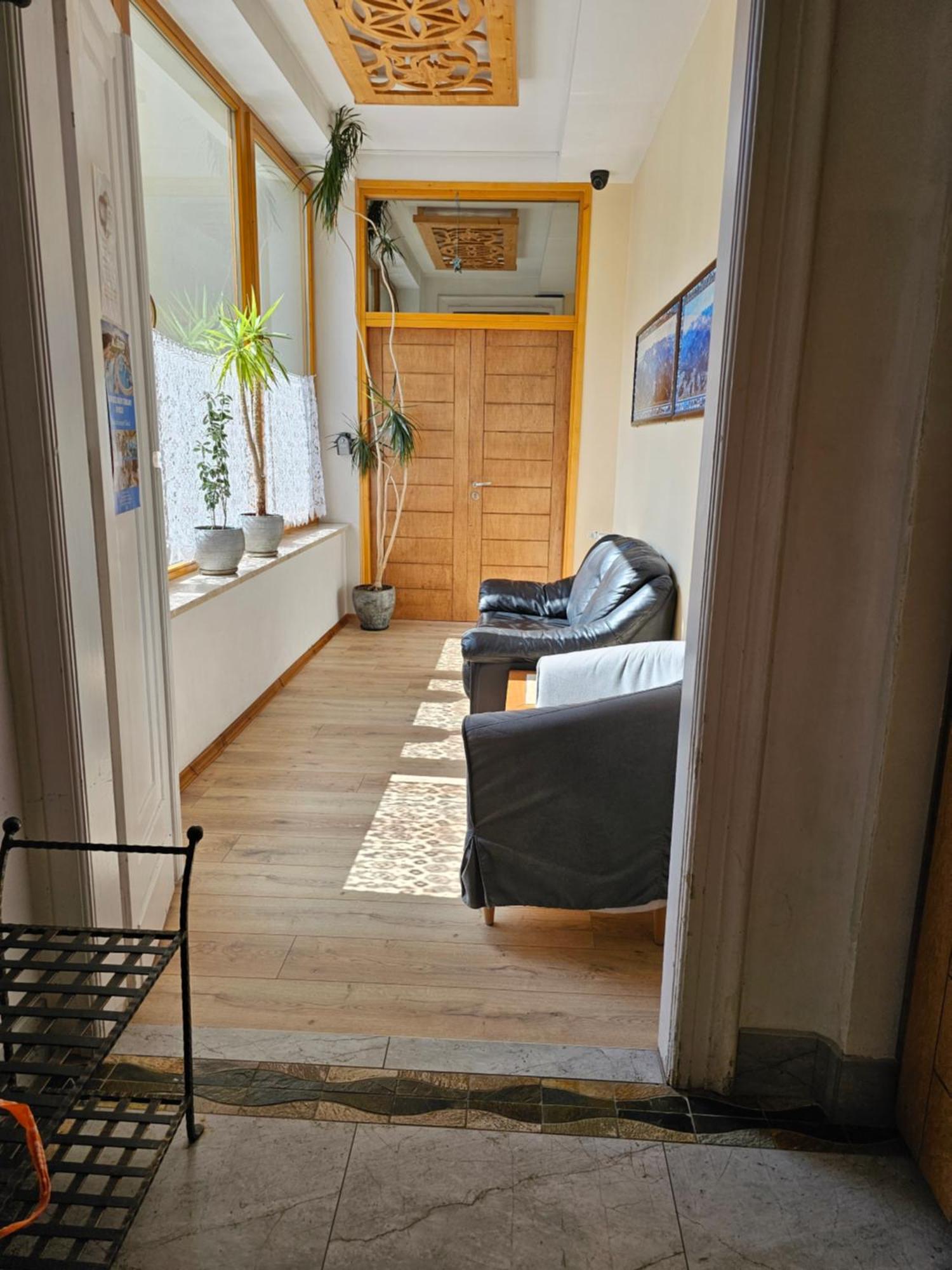 Pokoje I Apartamenty Krupowki 36 Zakopane Ngoại thất bức ảnh