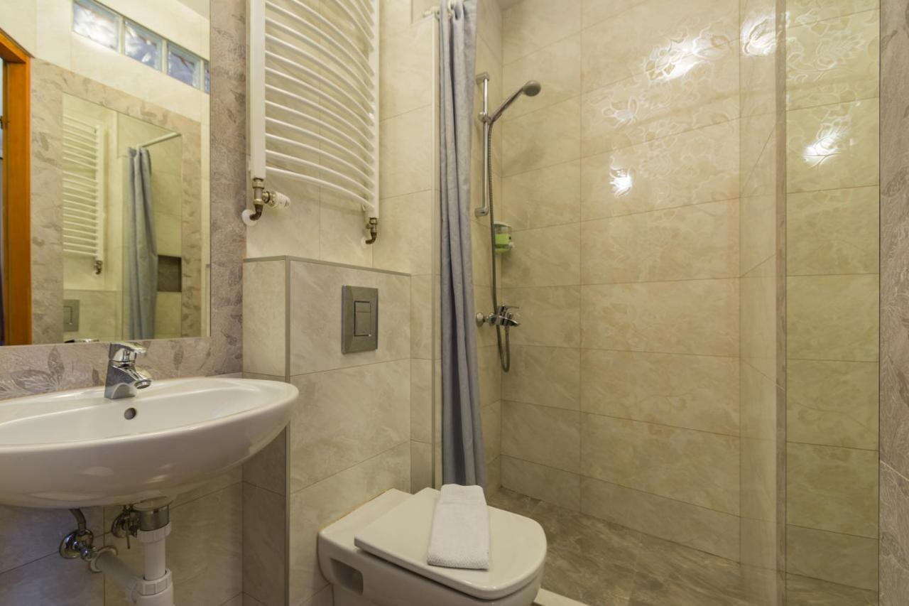 Pokoje I Apartamenty Krupowki 36 Zakopane Ngoại thất bức ảnh