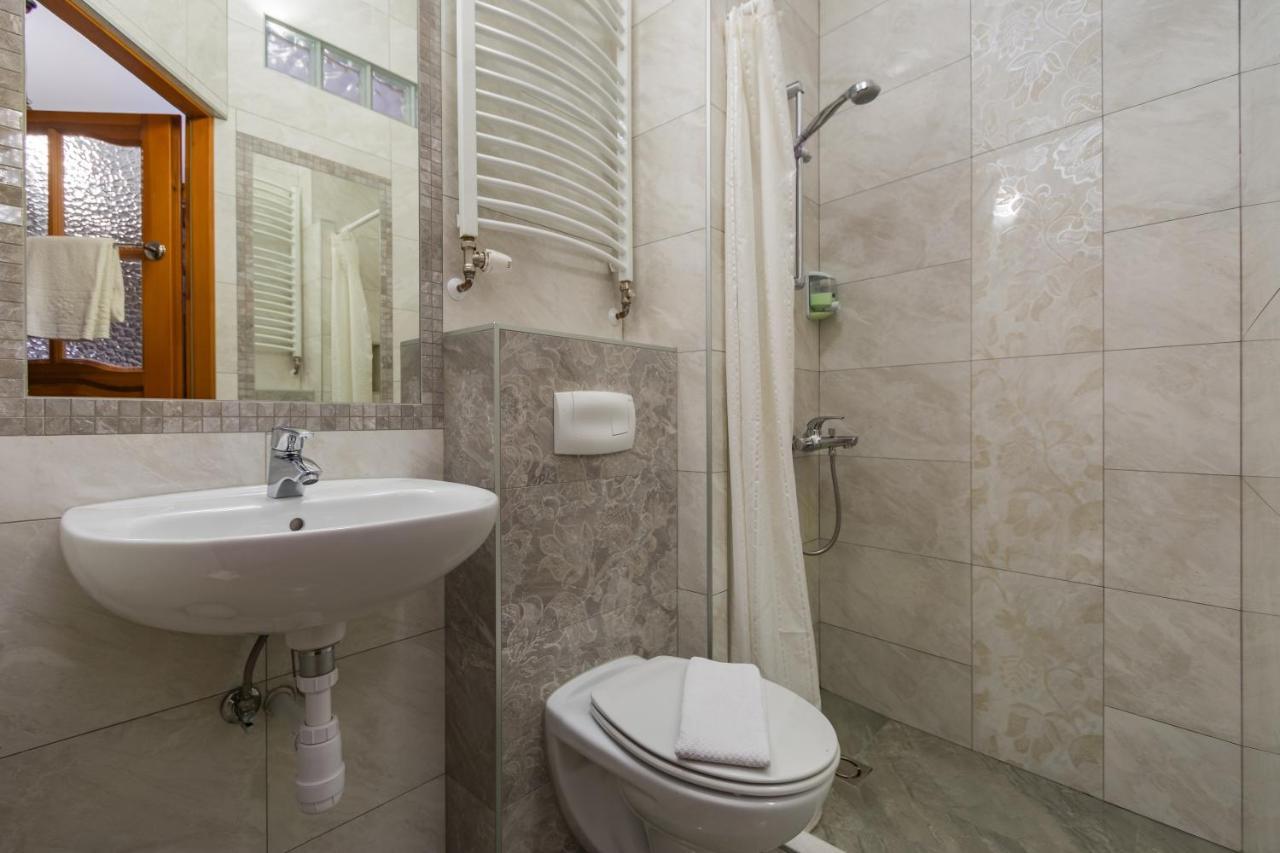 Pokoje I Apartamenty Krupowki 36 Zakopane Ngoại thất bức ảnh